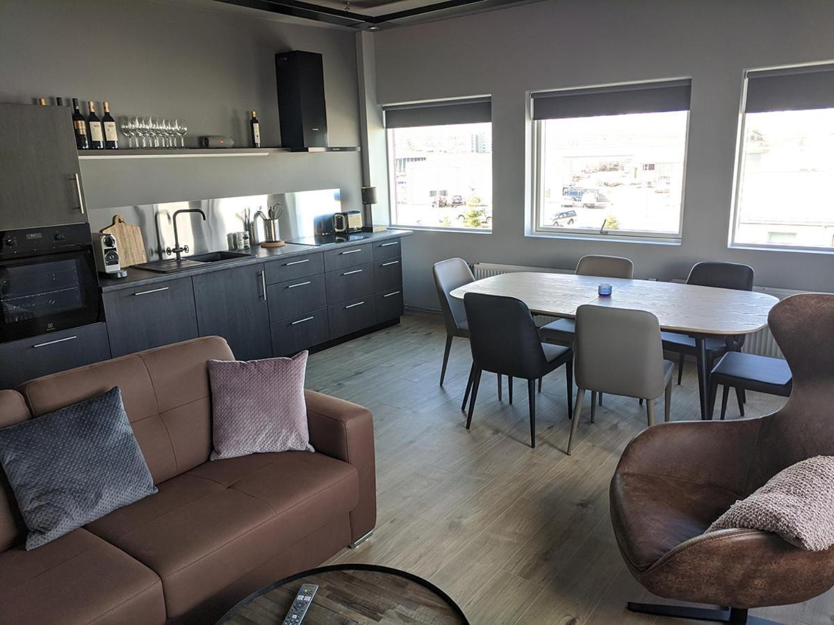 Boutique By The Harbour - Apartments 207 آكيورِيْري المظهر الخارجي الصورة