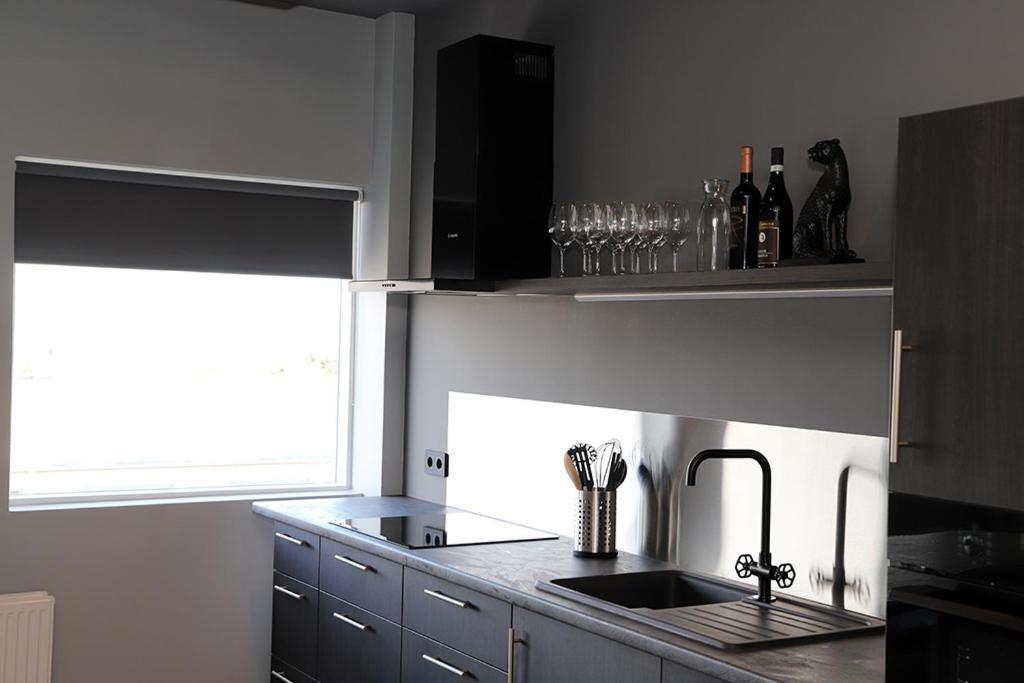 Boutique By The Harbour - Apartments 207 آكيورِيْري المظهر الخارجي الصورة