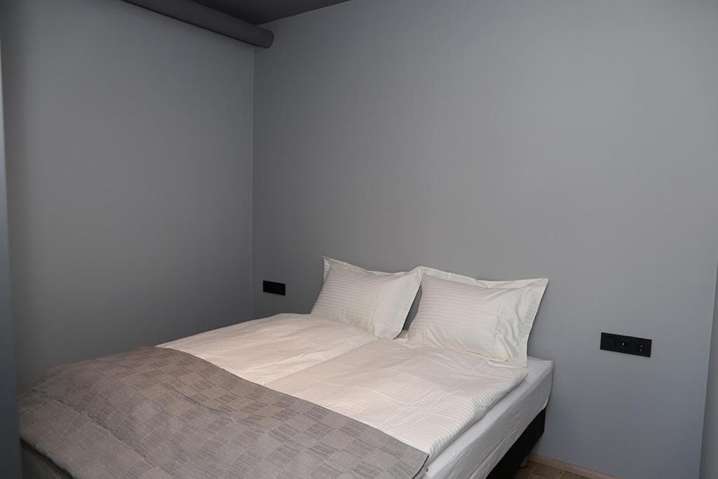 Boutique By The Harbour - Apartments 207 آكيورِيْري المظهر الخارجي الصورة